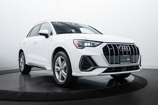 2022 Audi Q3 45 S line Premium
