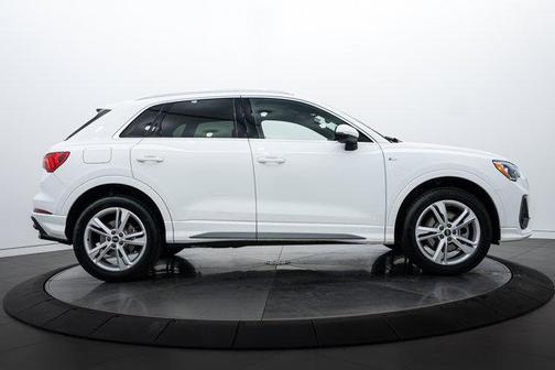 2022 Audi Q3 45 S line Premium