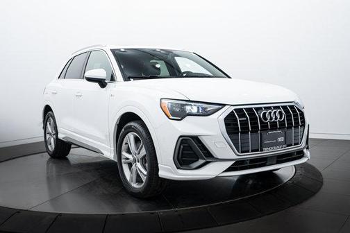 2022 Audi Q3 45 S line Premium