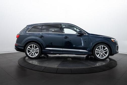 2025 Audi Q7 55 Premium Plus