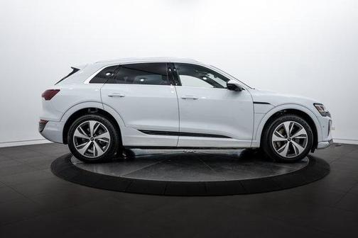 2024 Audi Q8 e-tron Premium Plus
