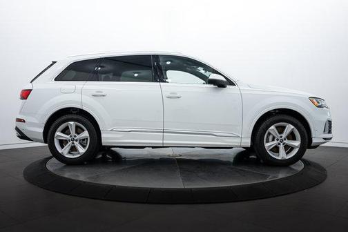 2022 Audi Q7 45 Premium