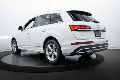2022 Audi Q7 45 Premium