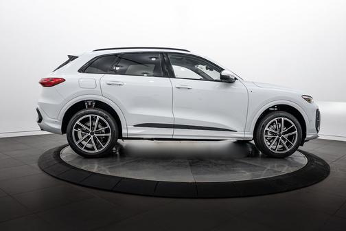Glacier White 2026 Audi Q5 Premium Plus