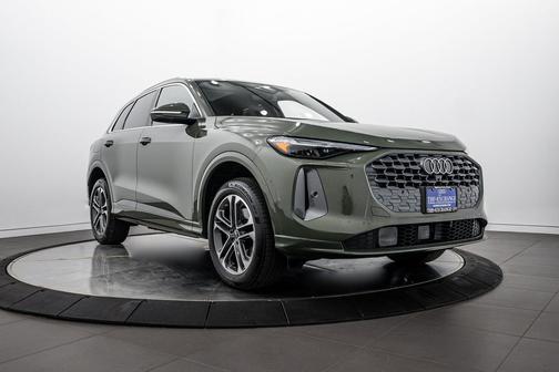 District Green Metallic 2025 Audi Q5 Premium Plus