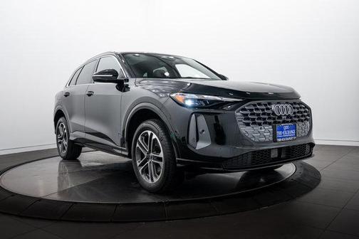 Mythos Black Metallic 2025 Audi Q5 Premium