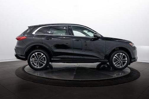 Mythos Black Metallic 2025 Audi Q5 Premium
