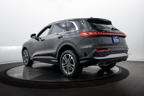 Mythos Black Metallic 2025 Audi Q5 Premium