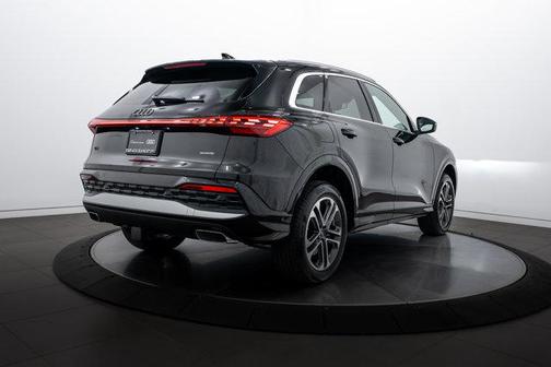 2025 Audi Q5 Premium