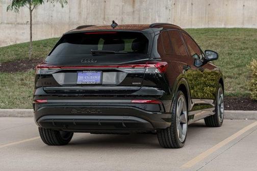 2025 Audi Q4 e-tron Premium Plus