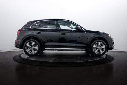 2023 Audi Q5 40 Premium Plus