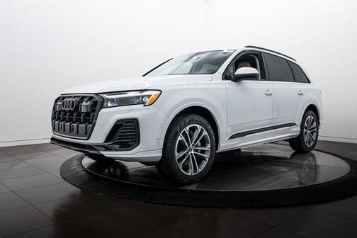 Glacier White 2026 Audi Q7 45 Premium