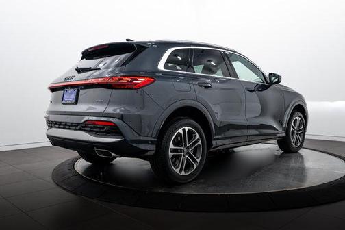 Tambora Gray Metallic 2025 Audi Q5 Premium