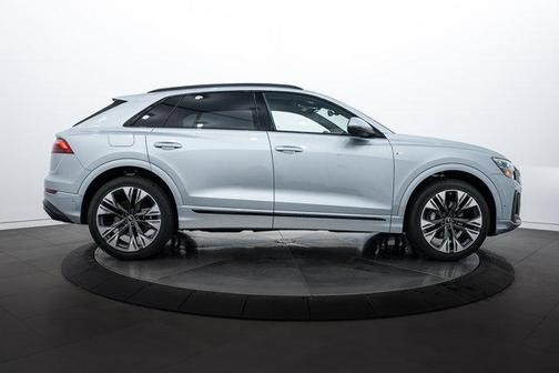 2025 Audi Q8 55 Premium Plus