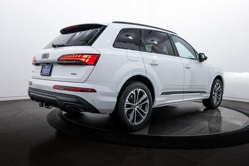 2026 Audi Q7 45 Premium