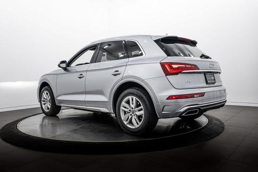 Florett Silver Metallic 2023 Audi Q5 45 S line Premium