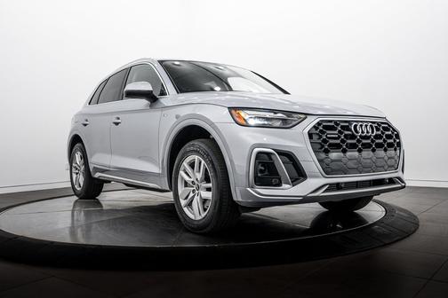 Florett Silver Metallic 2023 Audi Q5 45 S line Premium