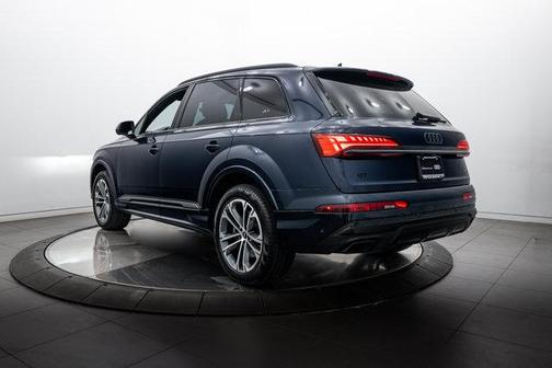 2025 Audi Q7 45 Premium