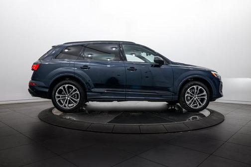 2025 Audi Q7 45 Premium