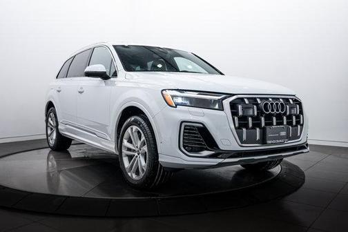 2025 Audi Q7 55 Premium Plus