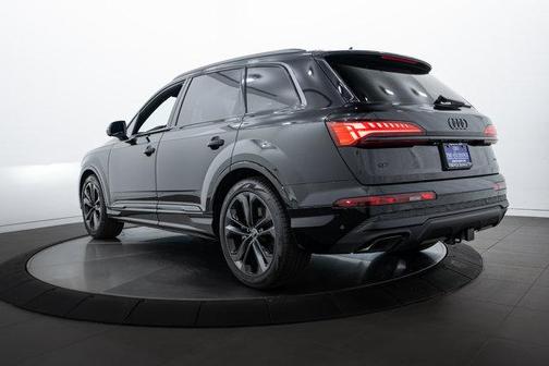 2025 Audi Q7 55 Premium Plus