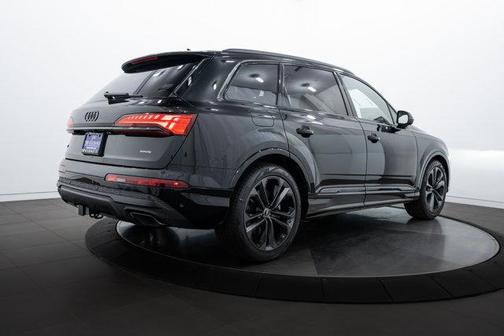 2025 Audi Q7 55 Premium Plus