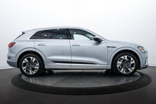 2021 Audi e-tron Prestige