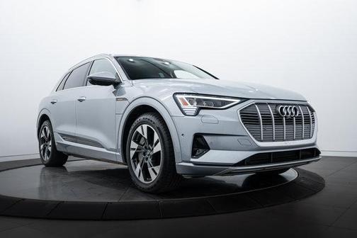 2021 Audi e-tron Prestige