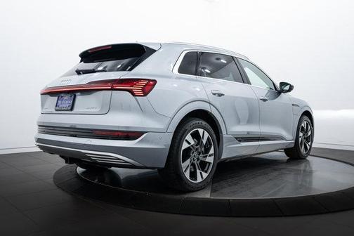 2021 Audi e-tron Prestige