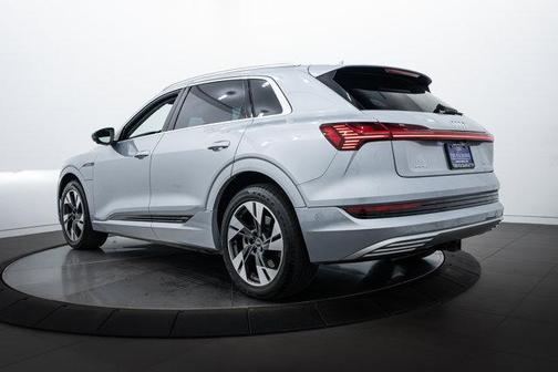 2021 Audi e-tron Prestige