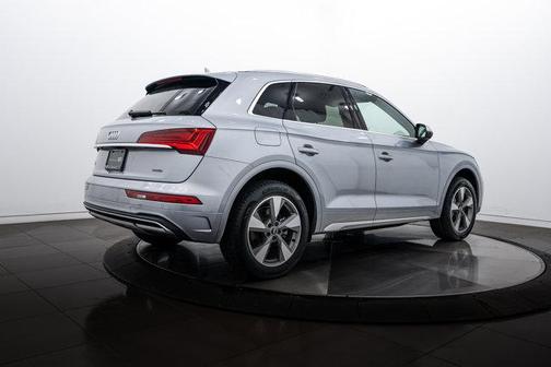 2023 Audi Q5 40 Premium Plus