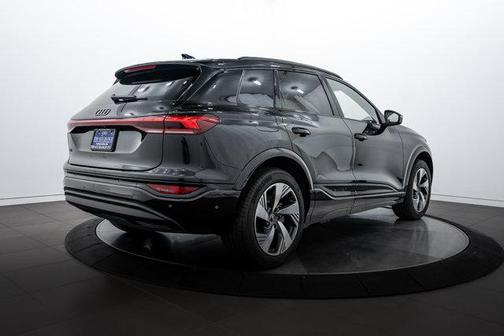 2025 Audi Q6 e-tron Premium Plus