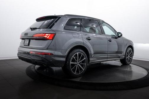2025 Audi Q7 45 Premium Plus