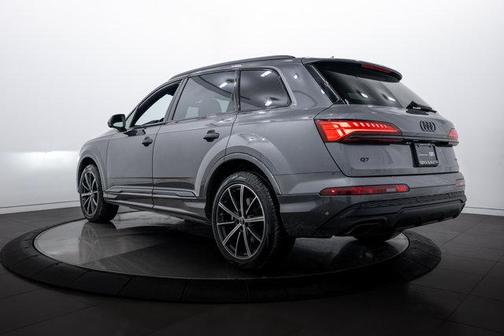 2025 Audi Q7 45 Premium Plus