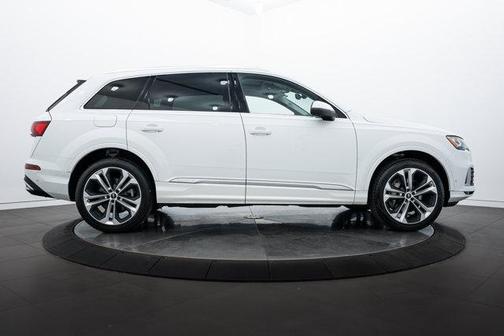 2022 Audi Q7 55 Premium Plus