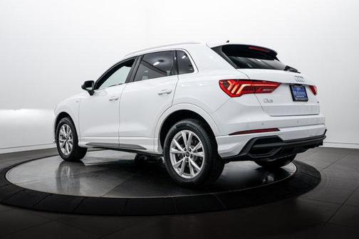 Arkona White 2025 Audi Q3 S line Premium