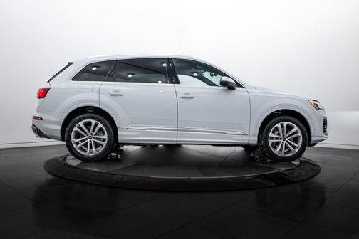 2025 Audi Q7 55 Premium