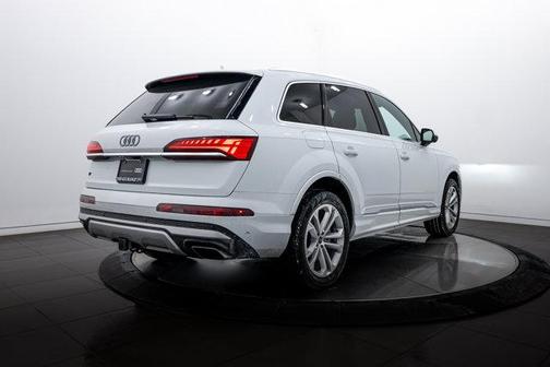 2025 Audi Q7 55 Premium