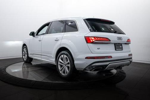 2025 Audi Q7 55 Premium