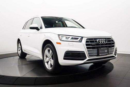 Photo 2 of 23 of 2019 Audi Q5 2.0T Premium Plus