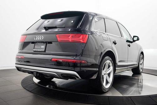 Photo 4 of 28 of 2019 Audi Q7 55 Prestige