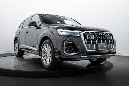 2025 Audi Q7 55 Premium Plus