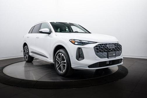 Arkona White 2025 Audi Q5 Premium