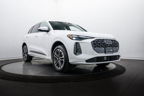 Arkona White 2025 Audi Q5 Premium