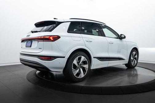2025 Audi Q6 e-tron Prestige