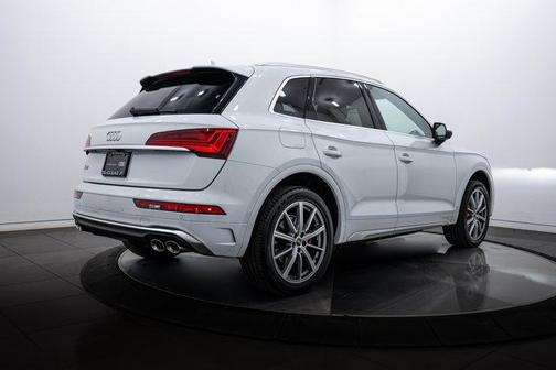 2025 Audi SQ5 3.0T Premium Plus