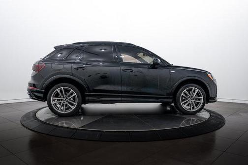 Mythos Black Metallic 2022 Audi Q3 45 S line Premium