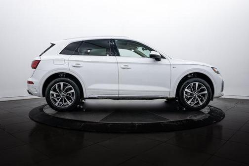 2023 Audi Q5 45 S line Premium