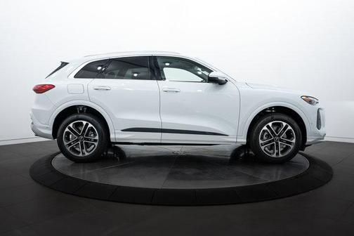 2025 Audi Q5 Premium