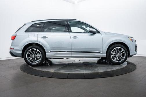 2025 Audi Q7 45 Premium Plus